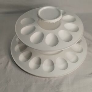 Tupperware Two-Tier Egg-ceptional Server